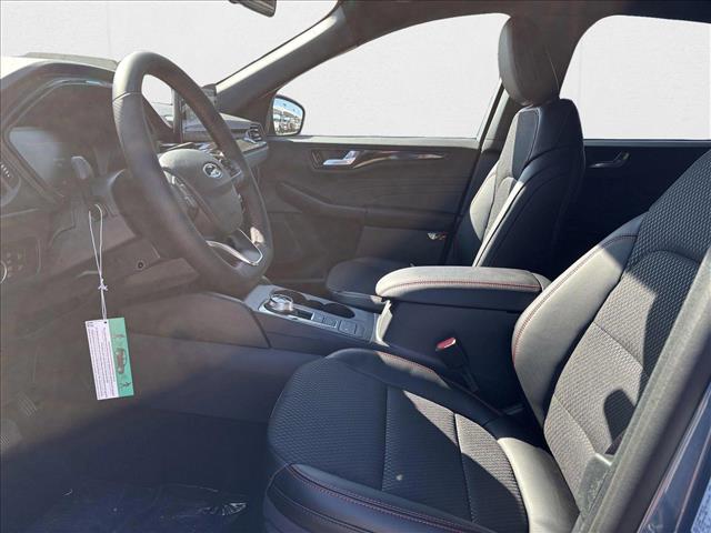 2025 Ford Escape ST-Line photo 3