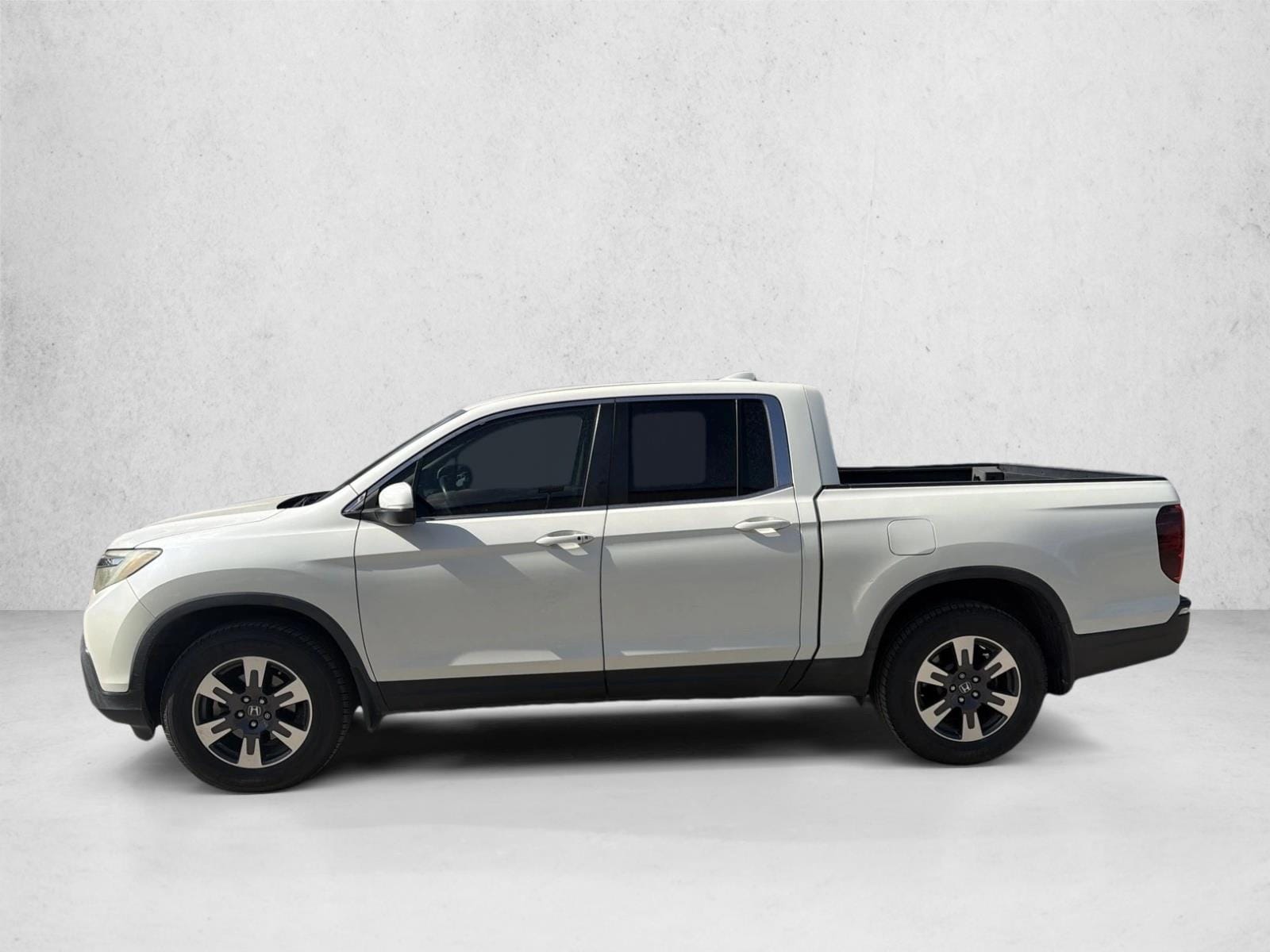 Used 2018 Honda Ridgeline RTL with VIN 5FPYK3F5XJB009896 for sale in Burleson, TX