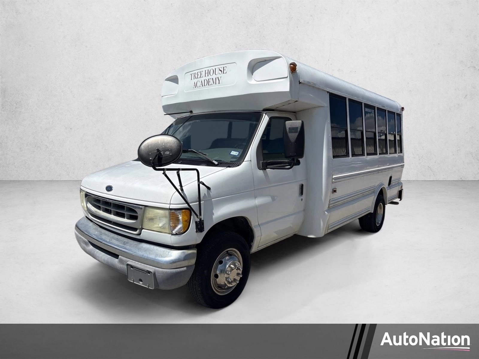 2002 Ford E-Series's photo