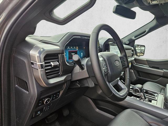 2025 Ford F-150 Lariat photo 3