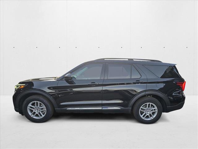 2025 Ford Explorer photo 2