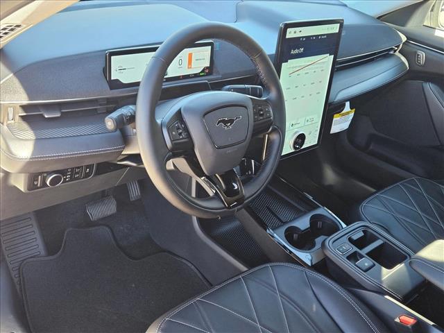 2025 Ford Mustang Mach-E Select photo 3