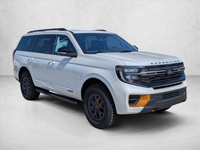 2025 Ford Expedition photo 3