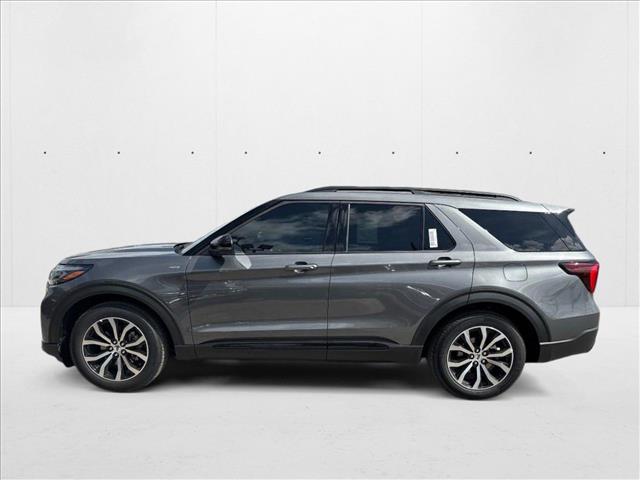 2025 Ford Explorer ST-Line photo 2