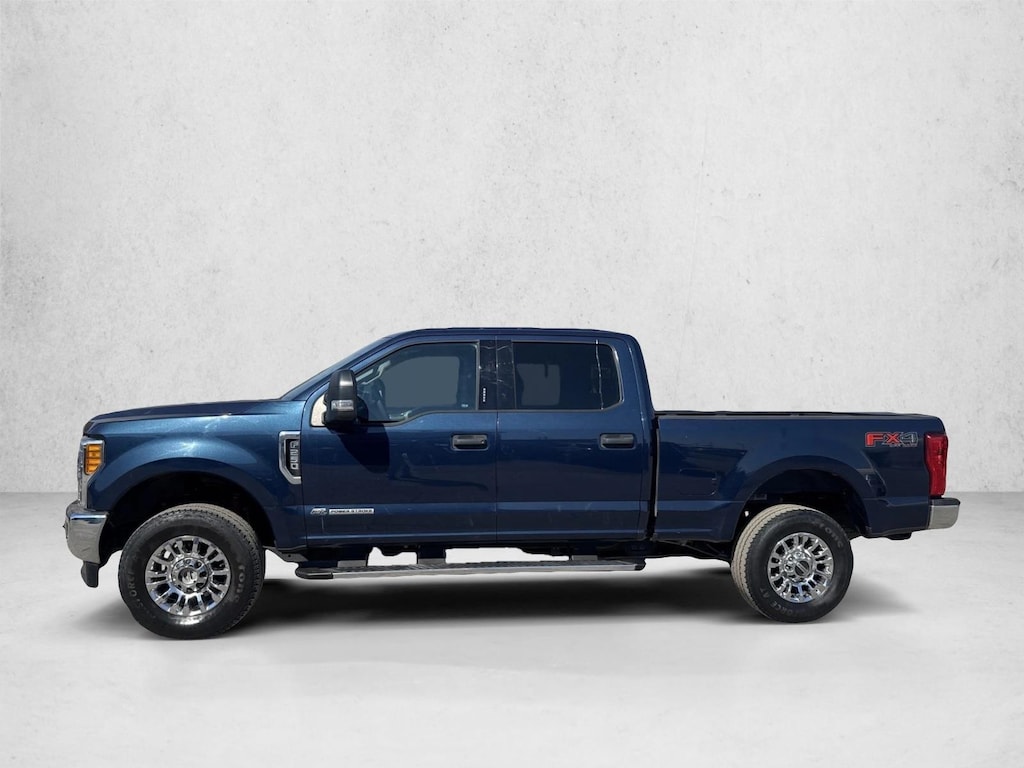 Used 2017 Ford F-250 XLT Truck Crew Cab