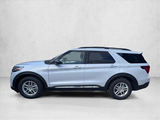 2025 Ford Explorer photo 2