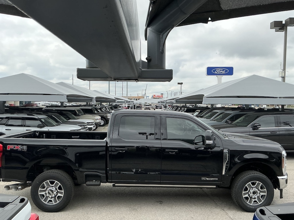 New 2026 Ford F-250 LARIAT Truck Crew Cab