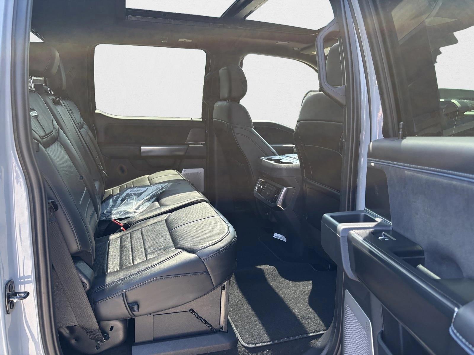 2026 Ford F-350 Super Duty Platinum - Photo 21