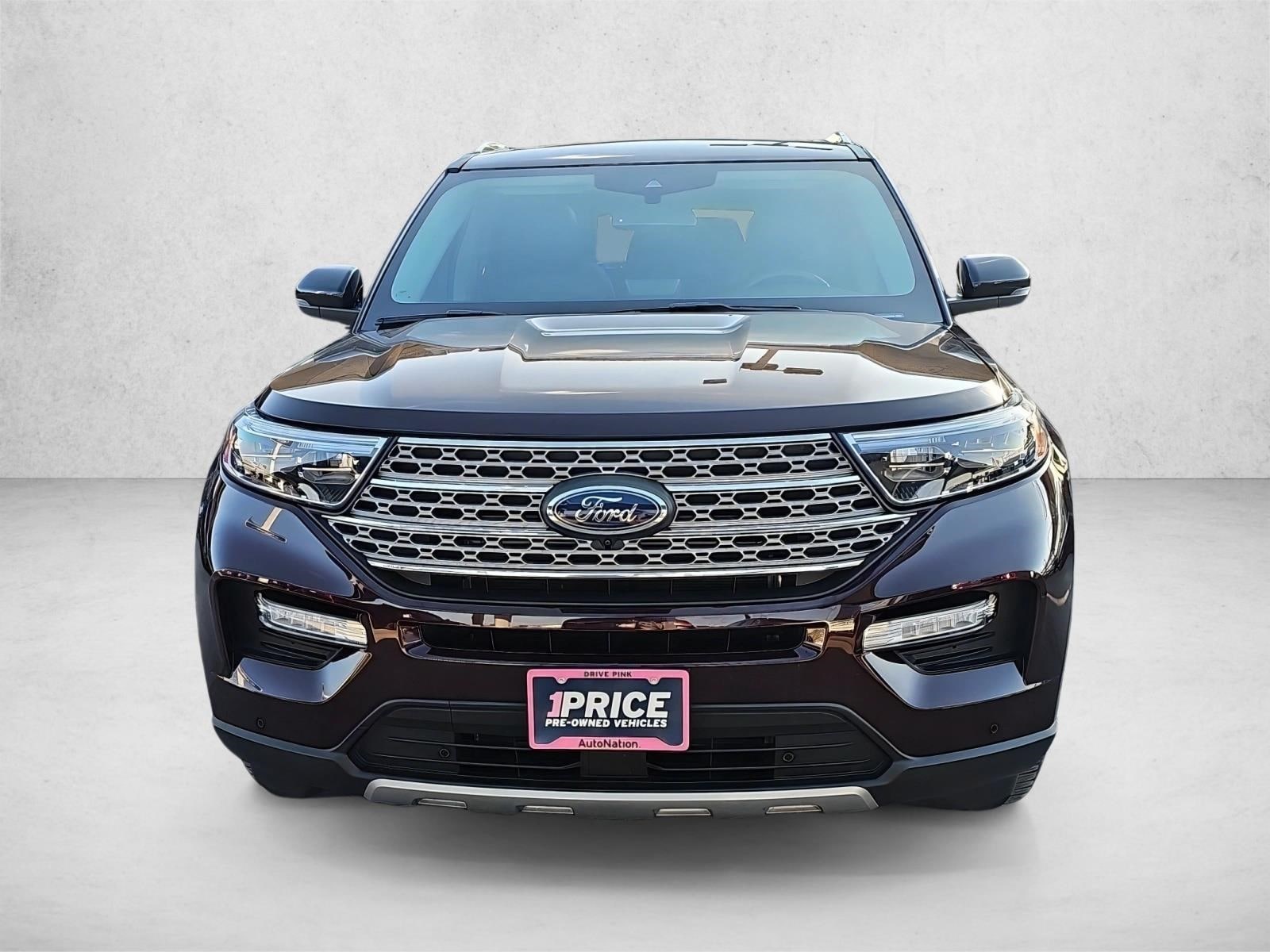 2023 Ford Explorer Limited's photo
