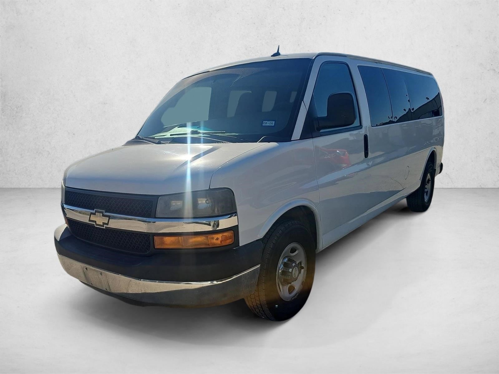 2014 Chevrolet Express Passenger LS's photo