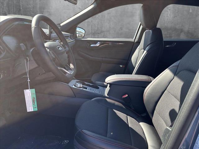 2025 Ford Escape ST-Line photo 3