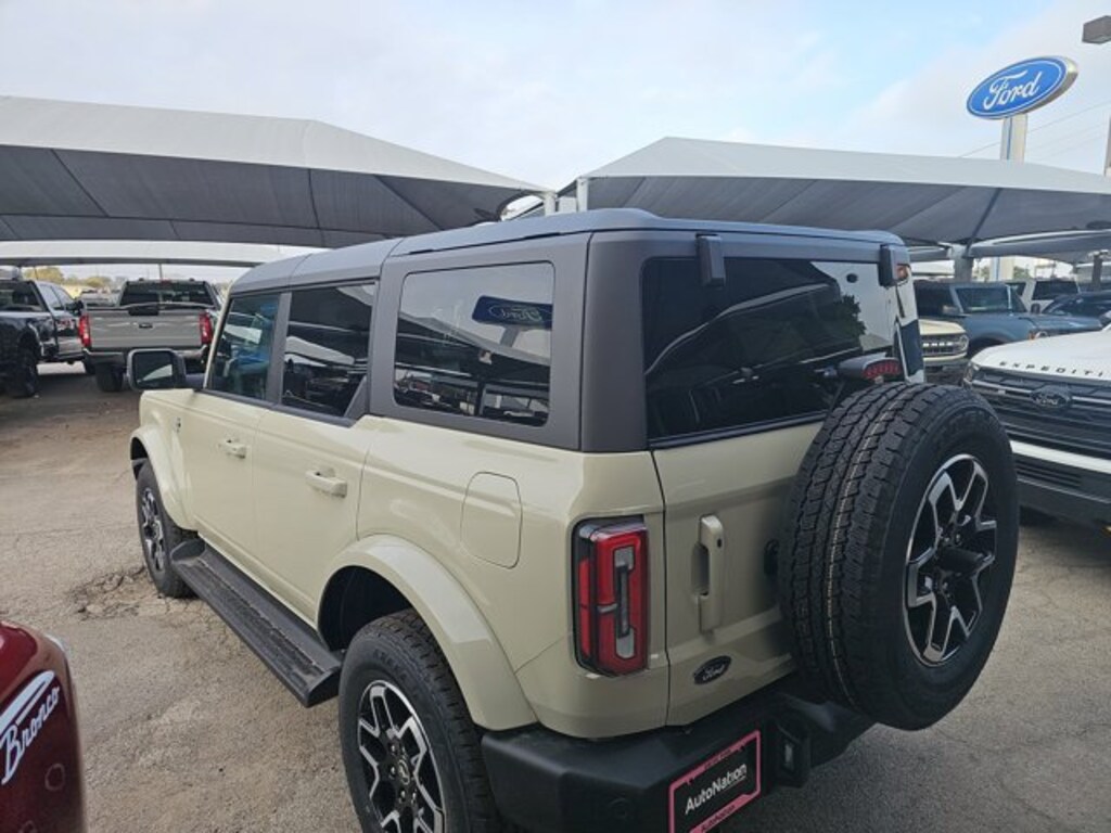 New 2025 Ford Bronco Outer Banks SUV