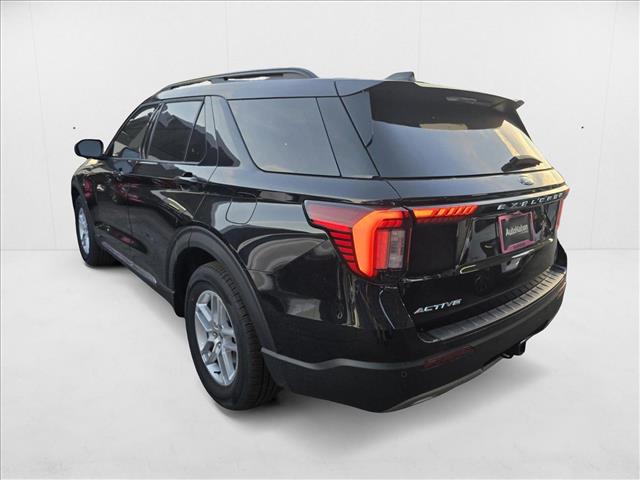 2025 Ford Explorer photo 3