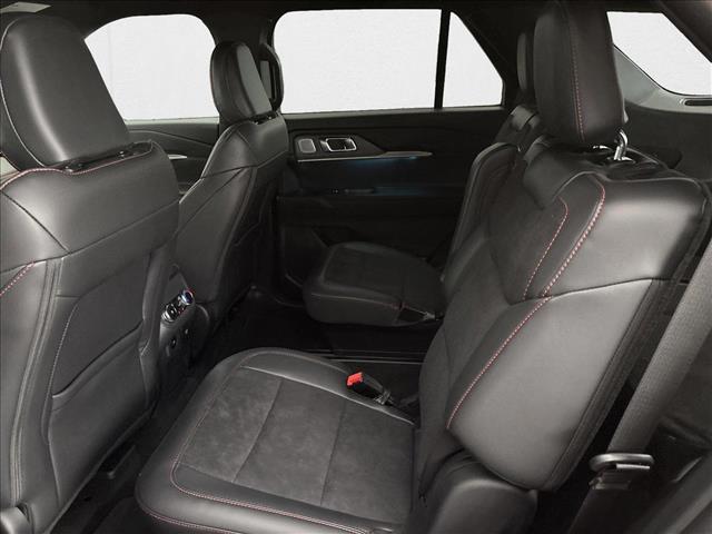 2025 Ford Explorer ST photo 2