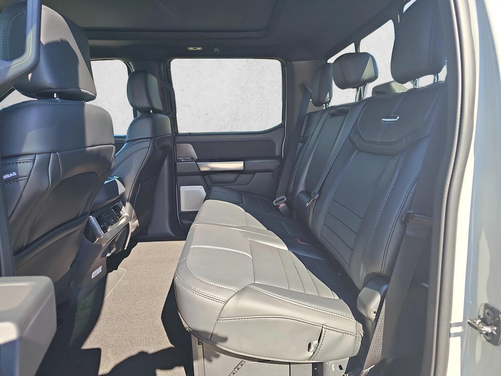2026 Ford F-250 Super Duty Platinum - Photo 9