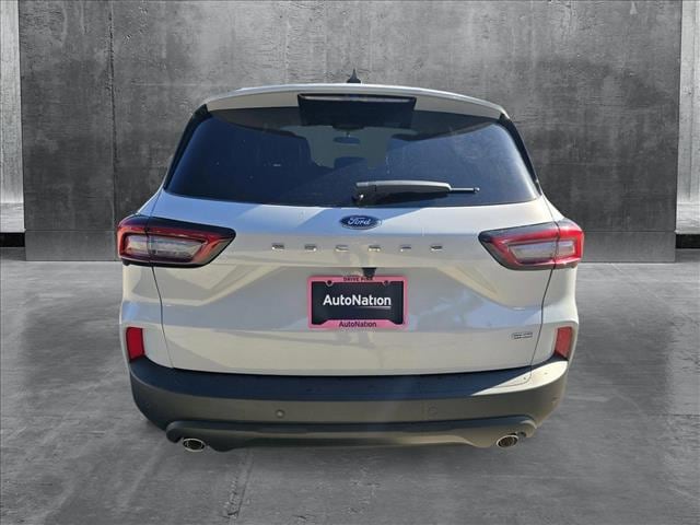 2025 Ford Escape ST-Line photo 4