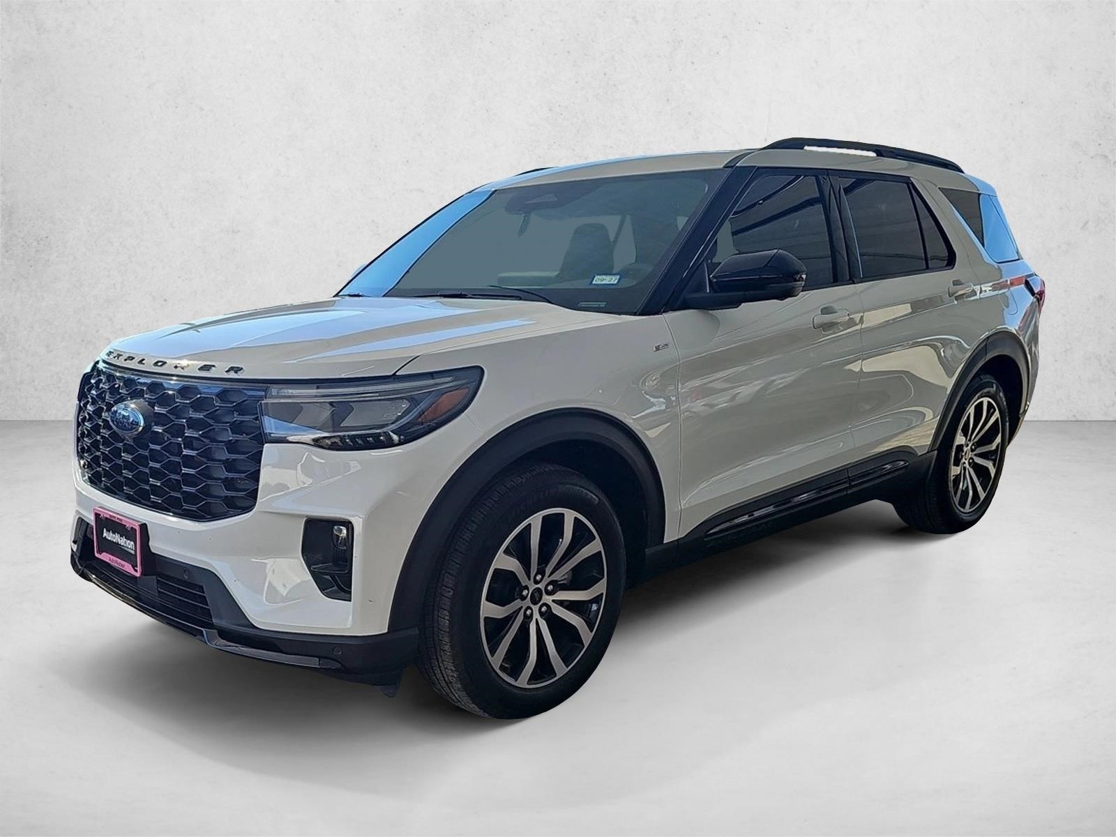 2025 Ford Explorer ST-LINE's photo