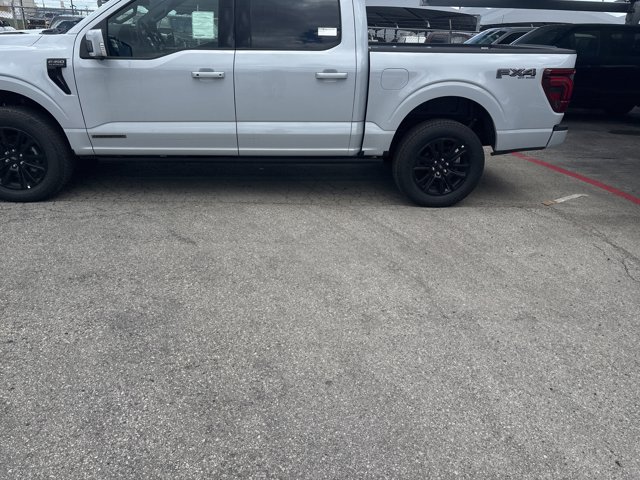 2025 Ford F-150 Platinum photo 3