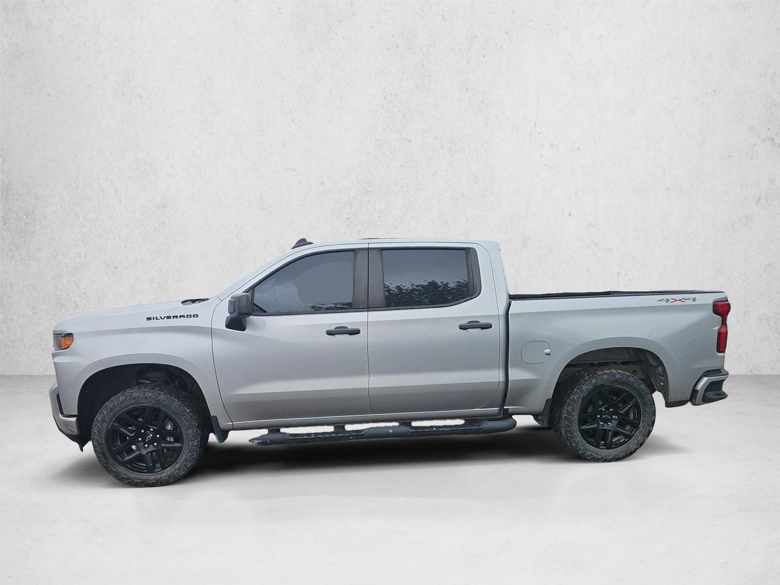 2022 Chevrolet Silverado 1500 Custom photo 2