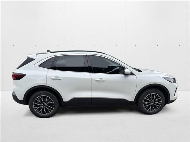 2025 Ford Escape photo 2