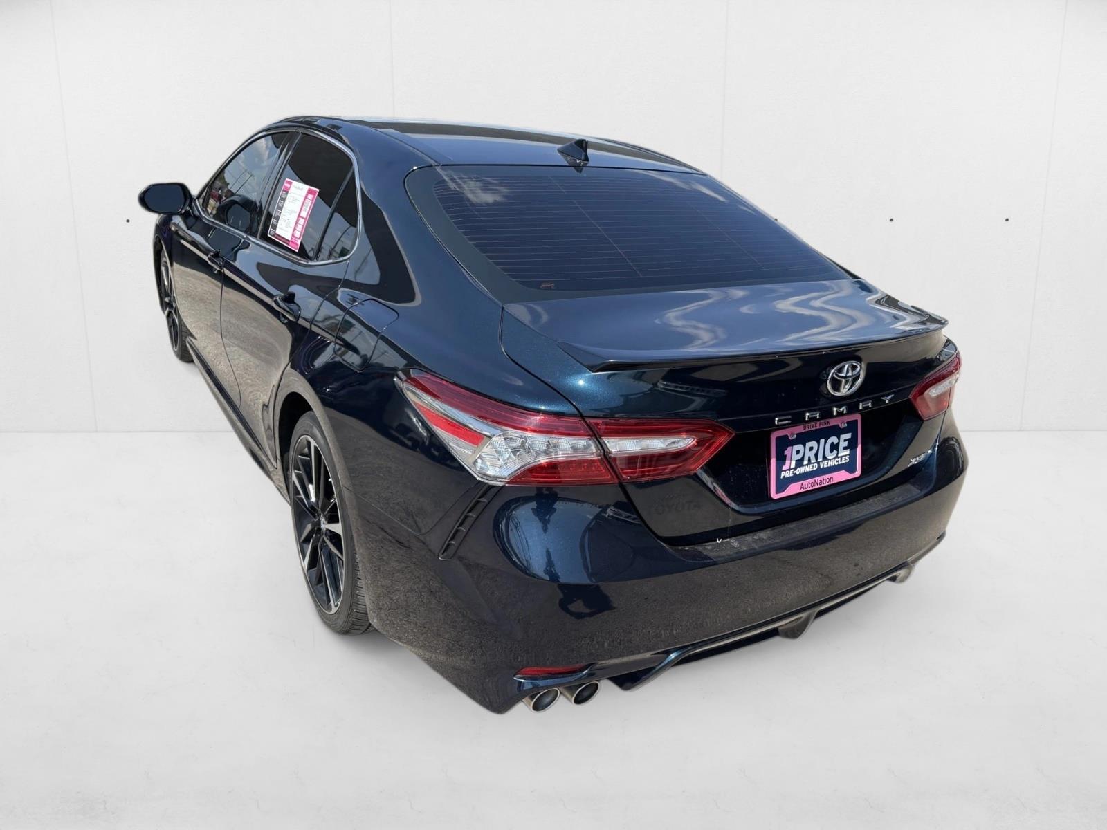 2019 Toyota Camry XSE photo 3