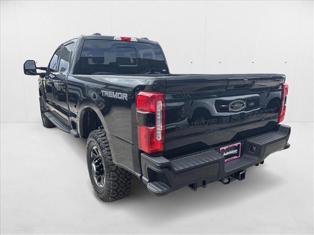 2025 Ford F-250 Lariat photo 3