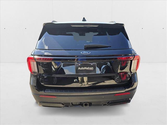 2025 Ford Explorer ST-Line photo 2