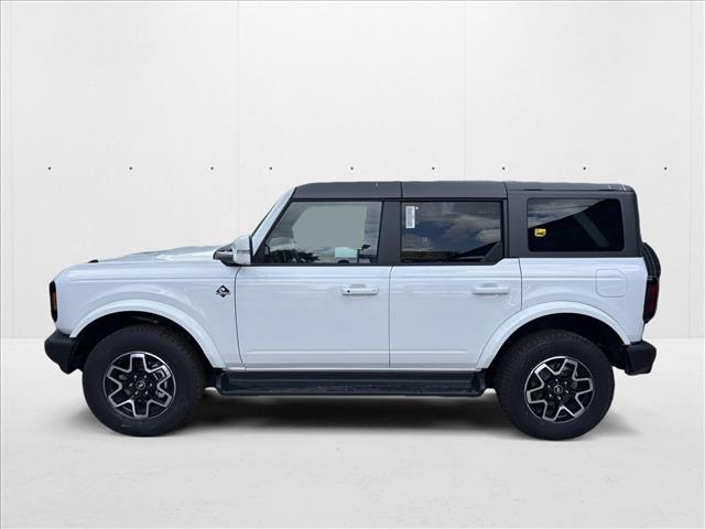 2025 Ford Bronco Outer Banks photo 2