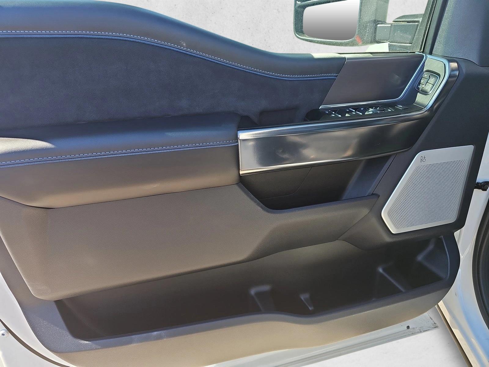 2026 Ford F-250 Super Duty Platinum - Photo 14