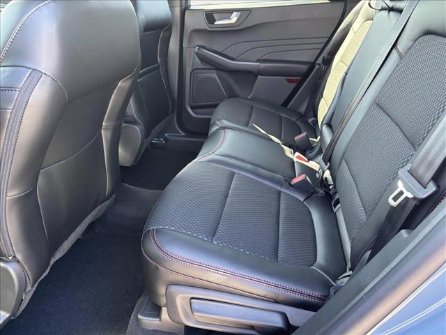 2025 Ford Escape ST-Line photo 4