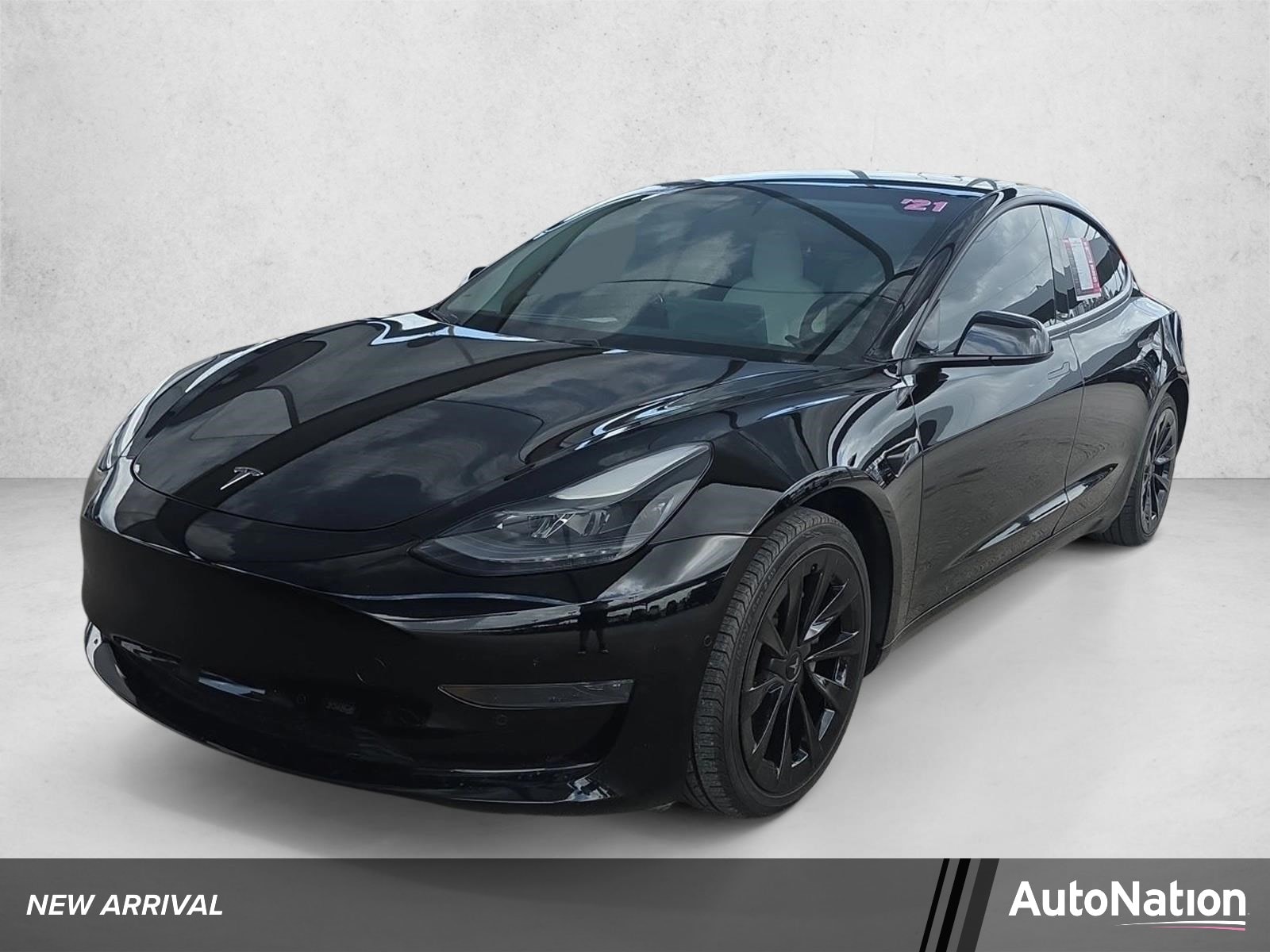 2021 Tesla Model 3 Standard Range Plus's photo