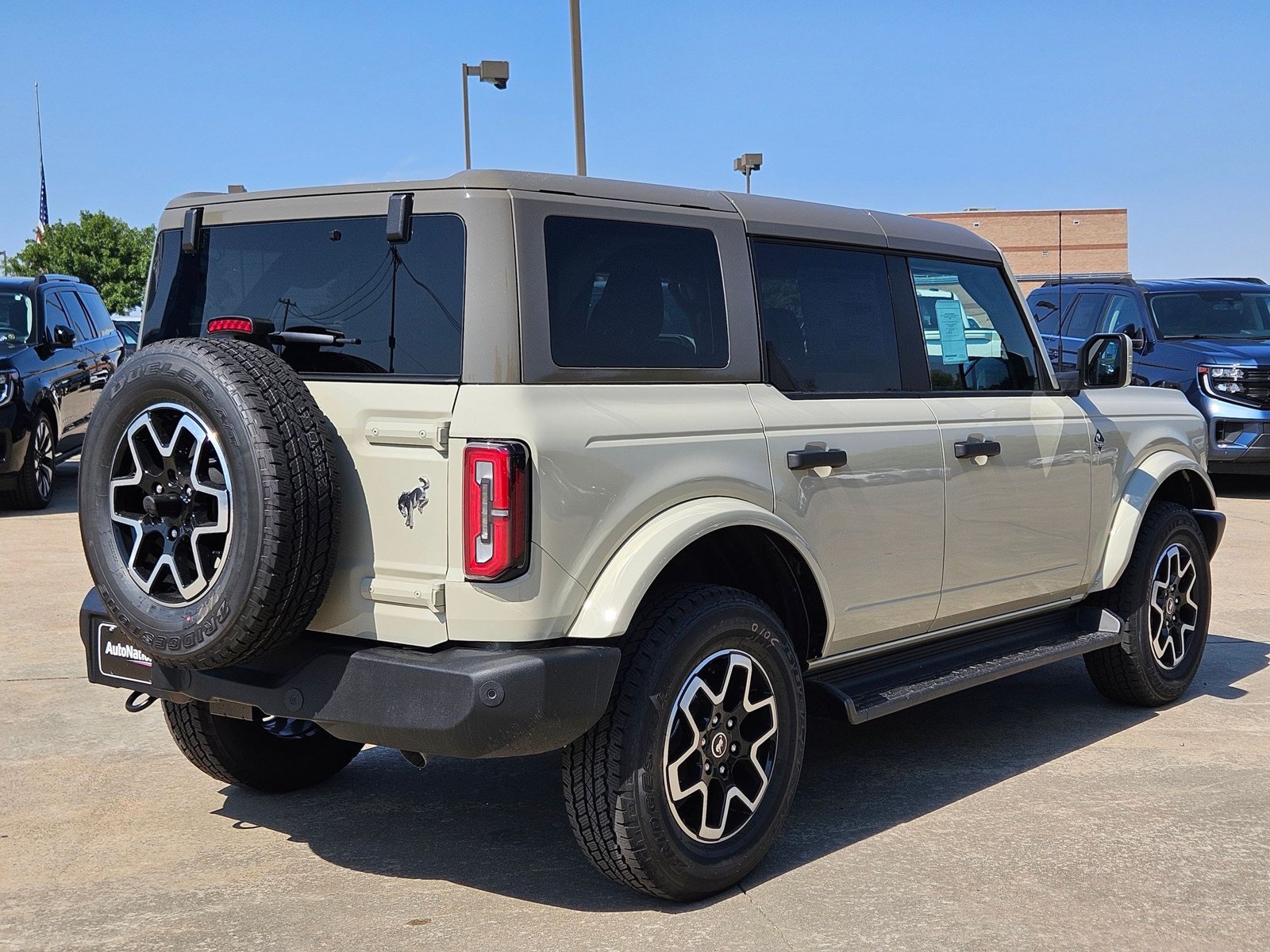 New 2026 Ford Bronco Outer Banks SUV
