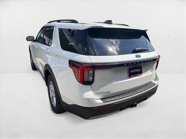 2025 Ford Explorer photo 3