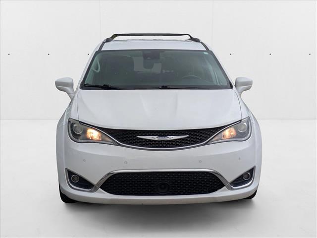 2019 Chrysler Pacifica Touring Plus photo 2