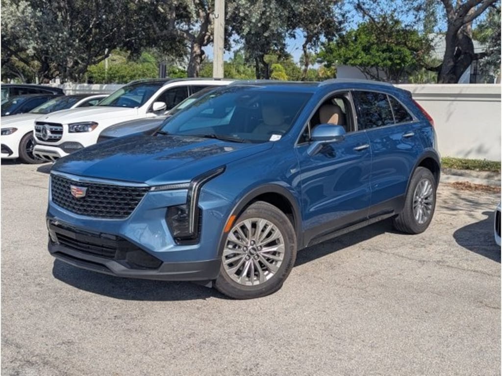 Used 2025 CADILLAC XT4 FWD Premium Luxury SUV