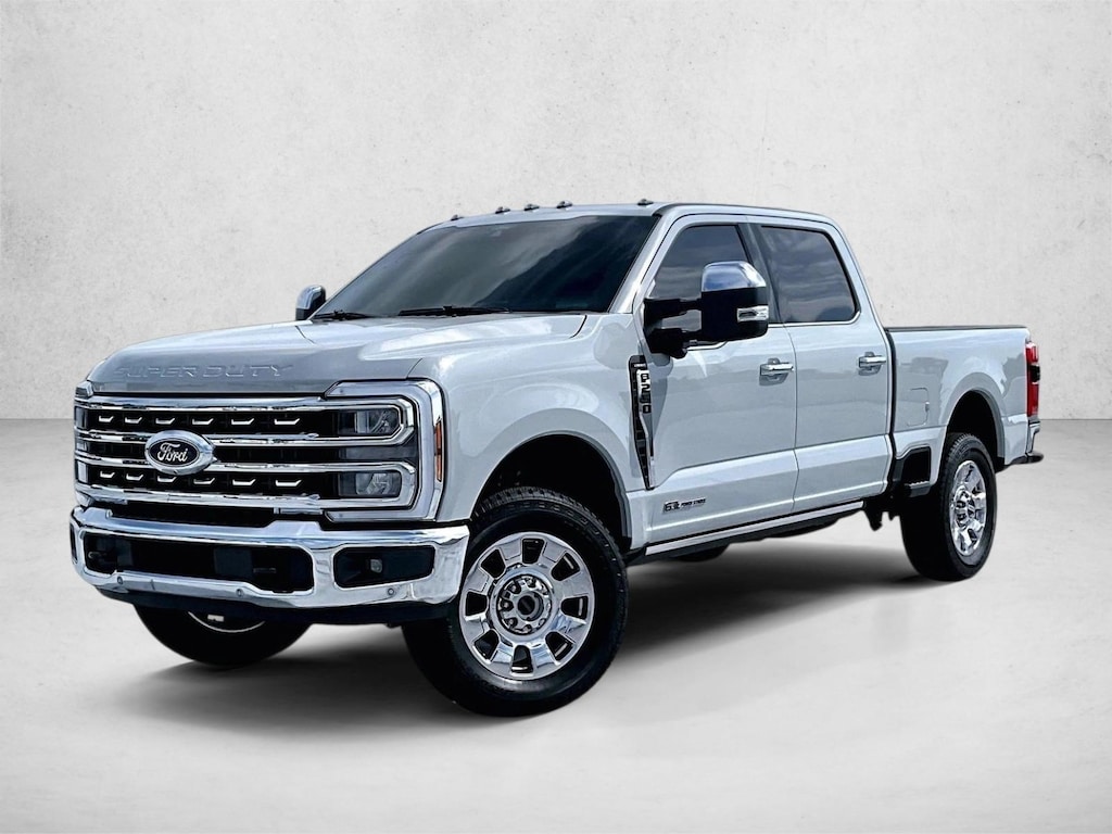 Used 2025 Ford F-250 LARIAT Truck Crew Cab