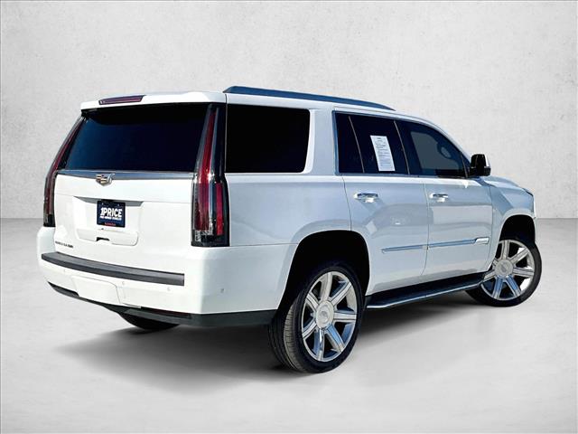 2018 Cadillac Escalade Luxury photo 2