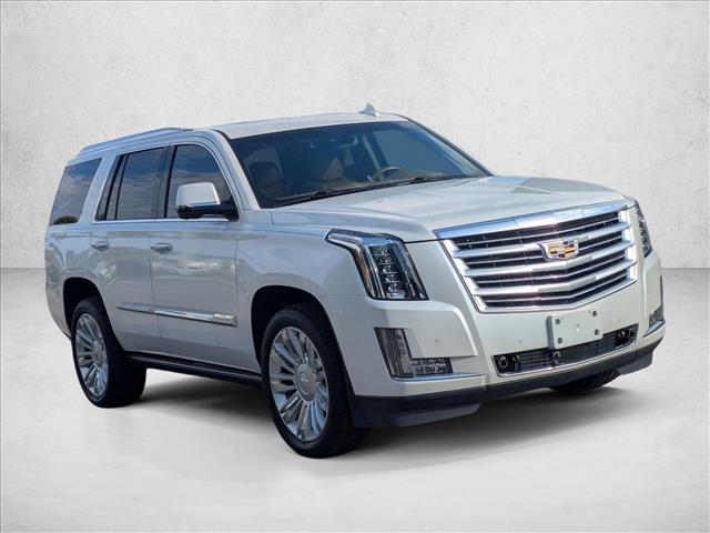 2016 Cadillac Escalade Platinum photo 3