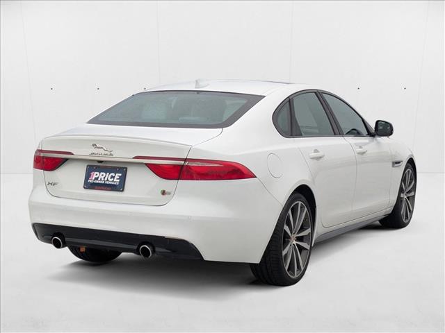 2017 Jaguar XF S photo 4