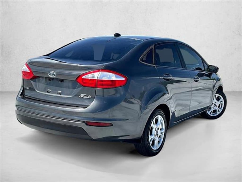 Used 2016 Ford Fiesta SE Sedan