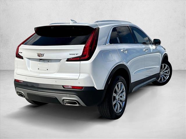 2022 Cadillac XT4 Premium Luxury photo 2