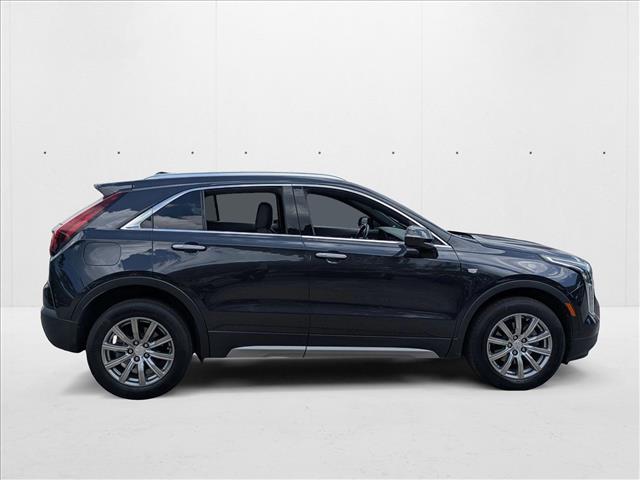 2022 Cadillac XT4 Premium Luxury photo 3