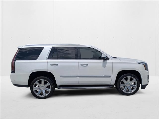 2018 Cadillac Escalade Luxury photo 2
