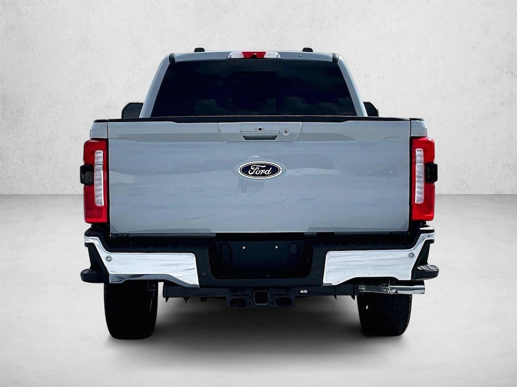 Used 2025 Ford F-250 LARIAT Truck Crew Cab