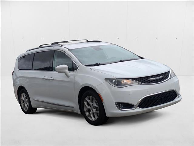 2019 Chrysler Pacifica Touring Plus photo 3
