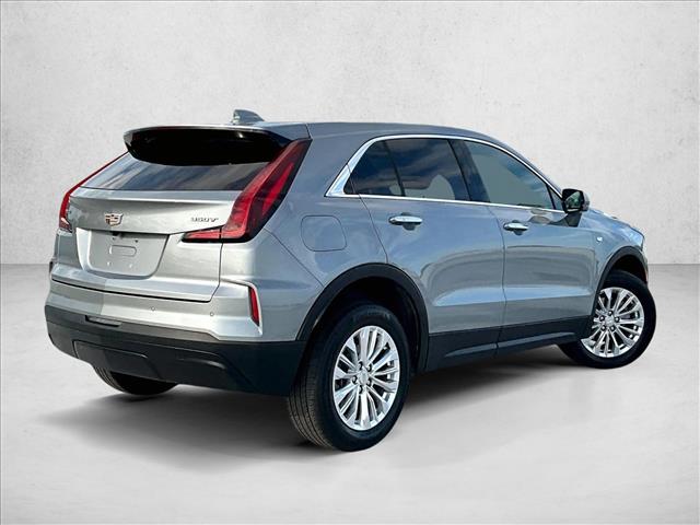 2024 Cadillac XT4 Luxury photo 2