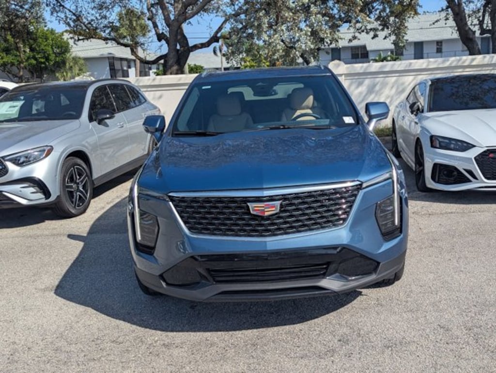 Used 2025 CADILLAC XT4 FWD Premium Luxury SUV