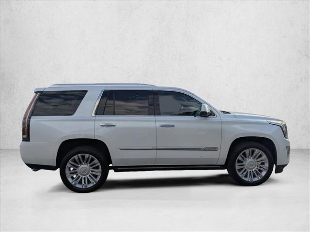 2016 Cadillac Escalade Platinum photo 4