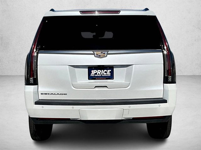 2018 Cadillac Escalade Luxury photo 4