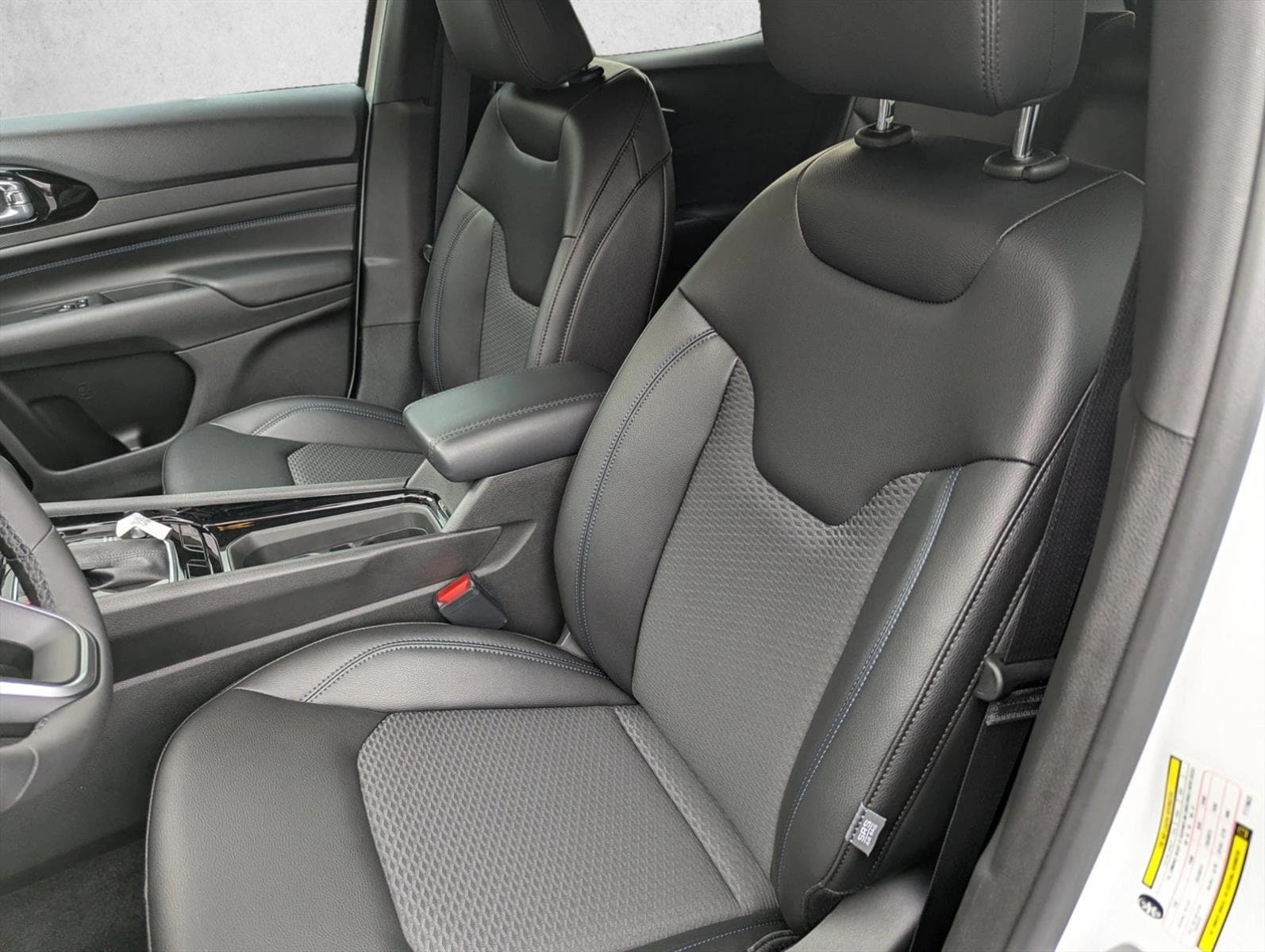 2026 Jeep Compass Latitude Altitude - Photo 23